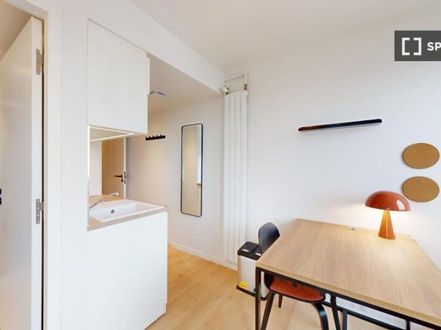 Chambre dans un appartement partagé de 12 chambres, Cambronne Garibaldi