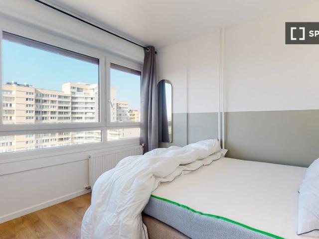 Chambre dans un appartement partagé de 12 chambres, Parc Nord, Paris