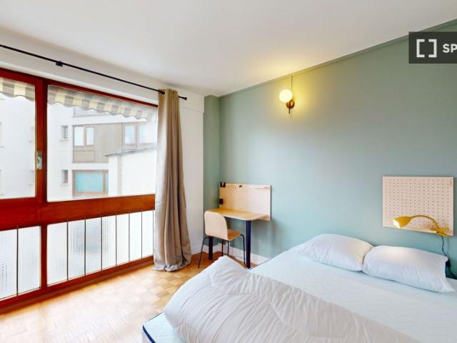 Chambre dans un appartement partagé de 14 chambres, Buttes aux Cailles, Paris