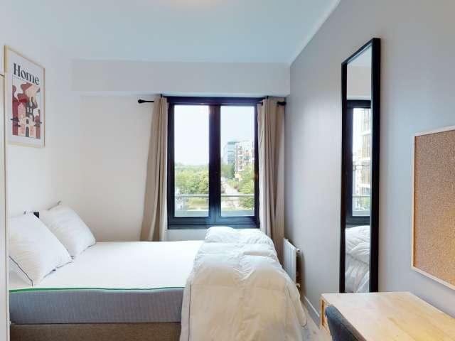 Chambre dans un appartement partagé de 15 chambres, Montigny le Bretonneux