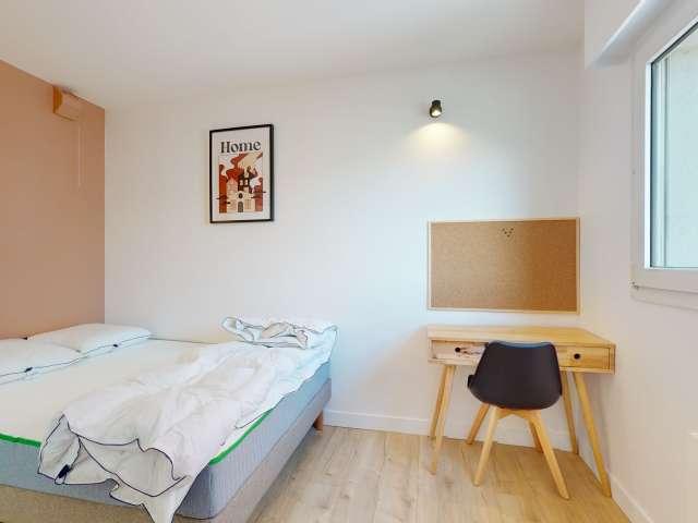 Chambre dans un appartement partagé de 18 chambres à Villejuif