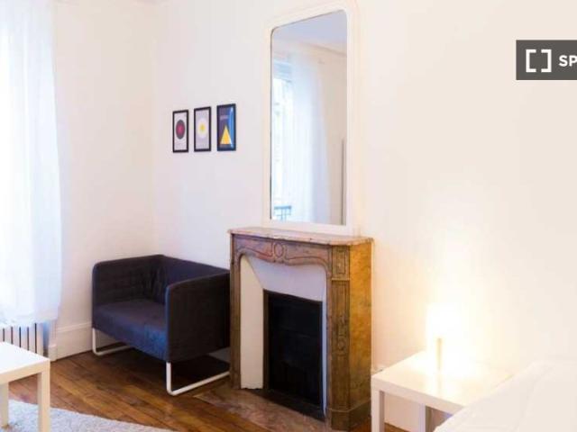 Chambre dans un appartement partagé de 3 chambres à Ternes Maillot, Paris