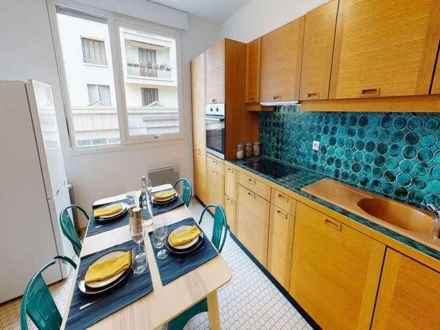 Chambre dans un appartement partagé de 3 chambres, Lyon