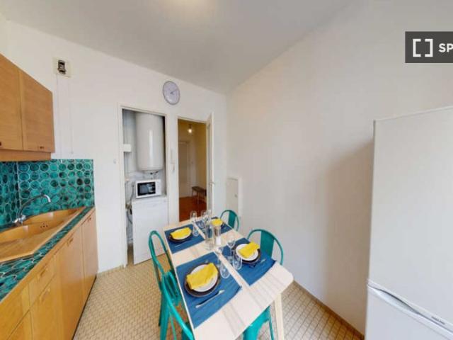 Chambre dans un appartement partagé de 3 chambres, Lyon