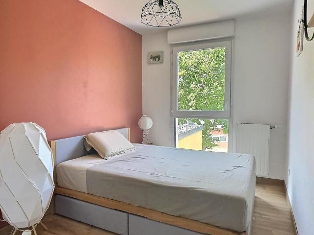 CHAMBRE DANS UNE MAISON