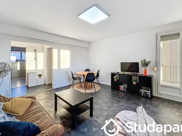 Chambre dans une colocation de 10m2