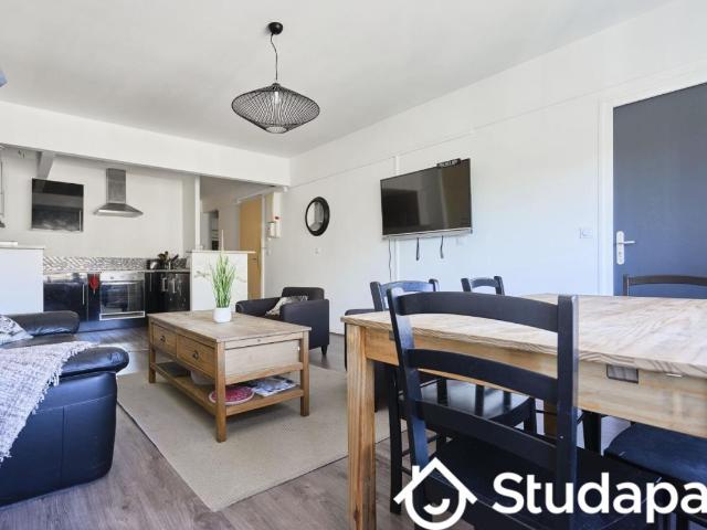 Chambre dans une colocation de 10m2