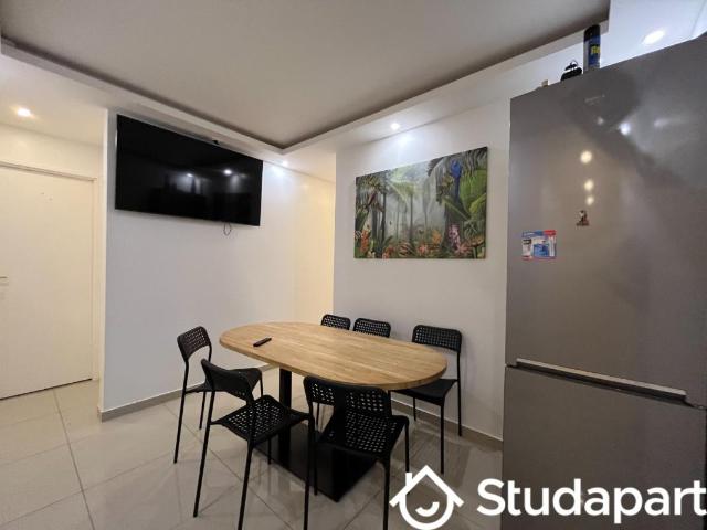 Chambre dans une colocation de 10m2