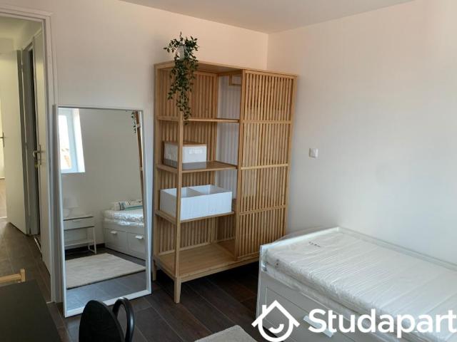 Chambre dans une colocation de 10m2