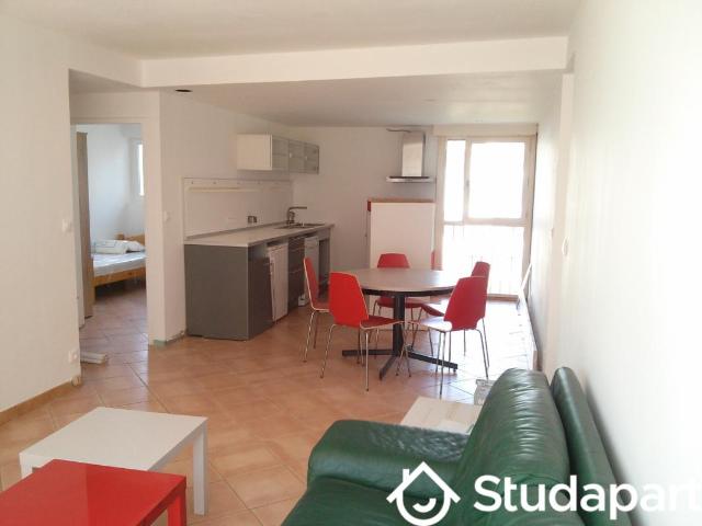 Chambre dans une colocation de 10m2