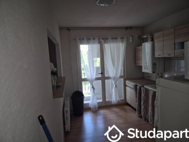 Chambre dans une colocation de 10m2