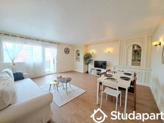 Chambre dans une colocation de 10m2