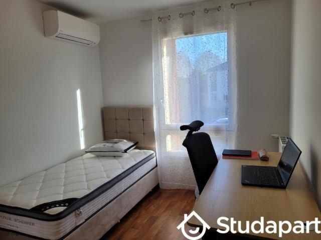 Chambre dans une colocation de 10m2