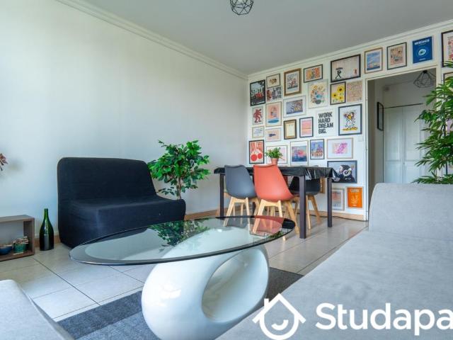 Chambre dans une colocation de 10m2