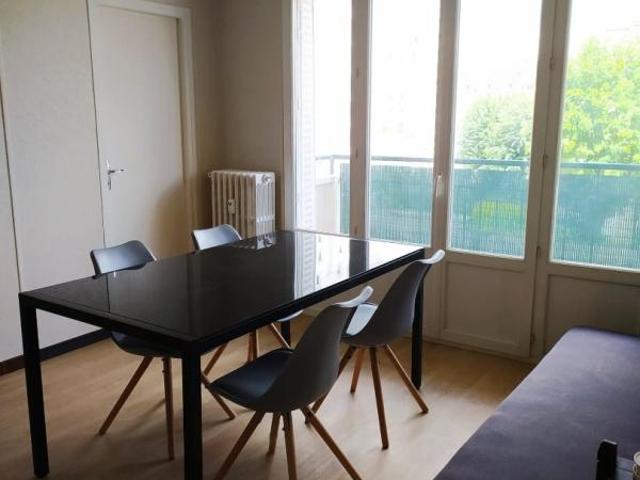 Chambre dans une colocation de 10m2