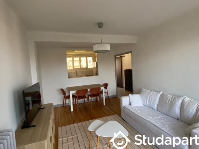 Chambre dans une colocation de 10m2