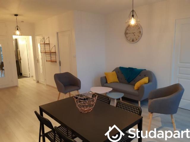 Chambre dans une colocation de 10m2