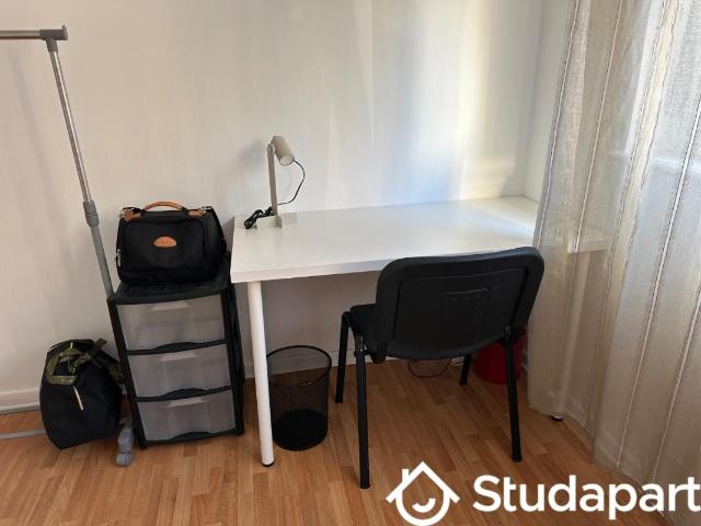 Chambre dans une colocation de 10m2