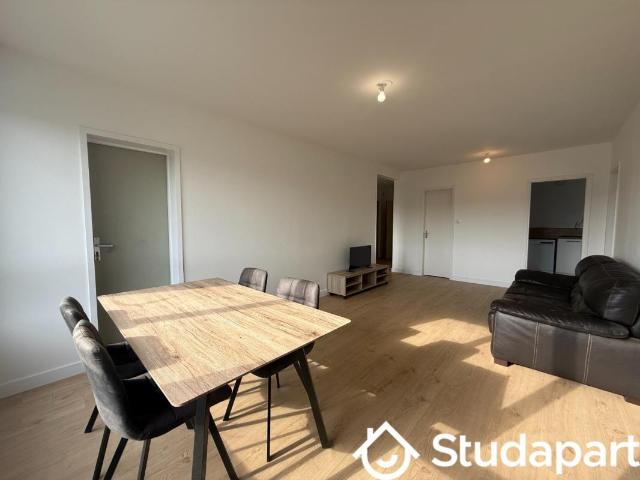 Chambre dans une colocation de 10m2