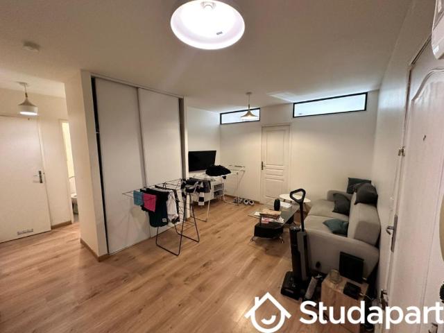 Chambre dans une colocation de 10m2