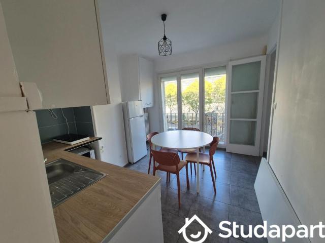 Chambre dans une colocation de 10m2