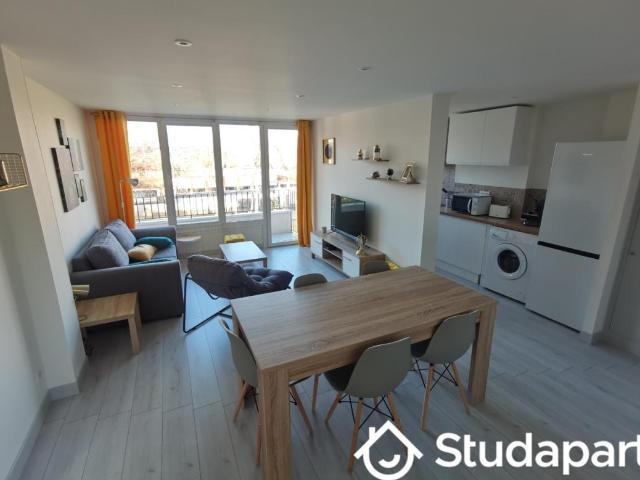 Chambre dans une colocation de 10m2