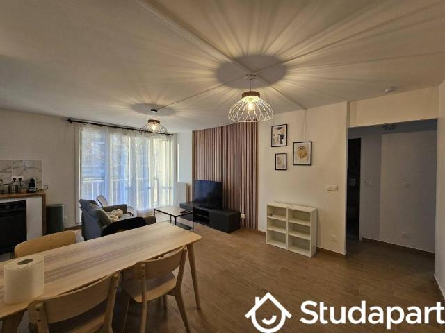 Chambre dans une colocation de 10m2