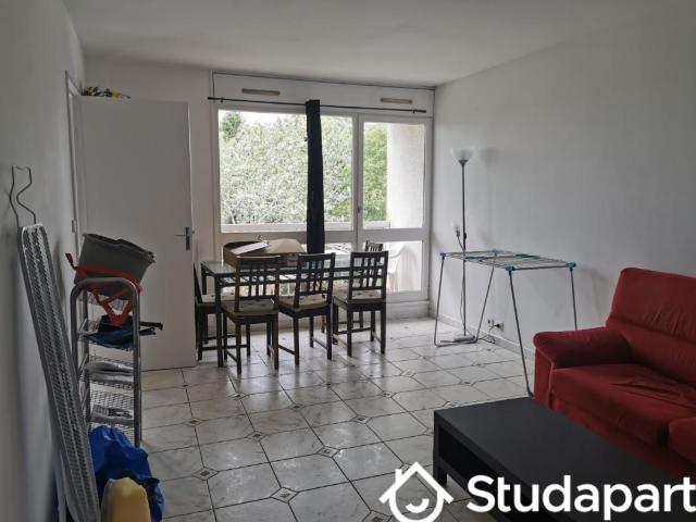Chambre dans une colocation de 10m2