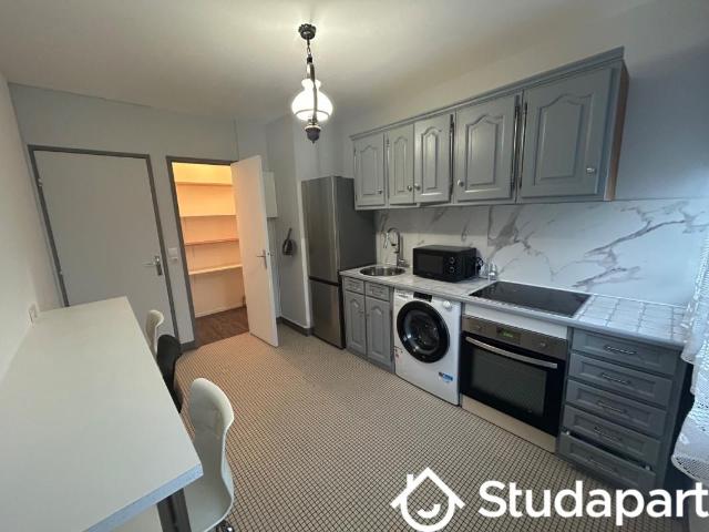 Chambre dans une colocation de 10m2