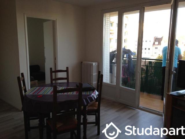 Chambre dans une colocation de 10m2
