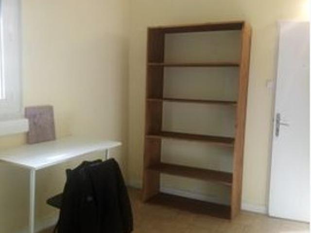 Chambre dans une colocation de 10m2