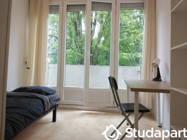 Chambre dans une colocation de 10m2