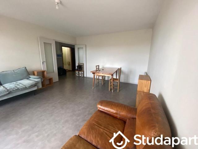 Chambre dans une colocation de 10m2