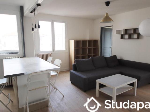 Chambre dans une colocation de 11m2