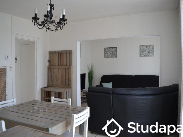 Chambre dans une colocation de 11m2