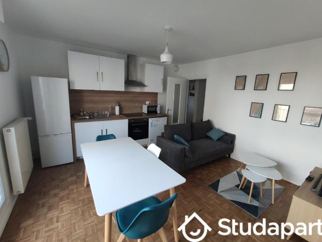 Chambre dans une colocation de 11m2