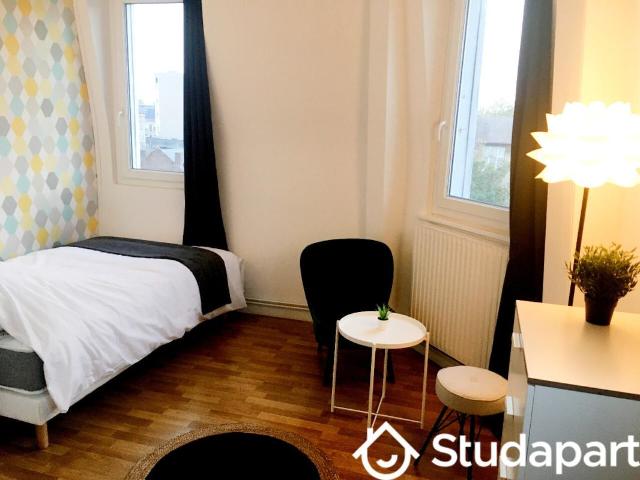 Chambre dans une colocation de 12m2