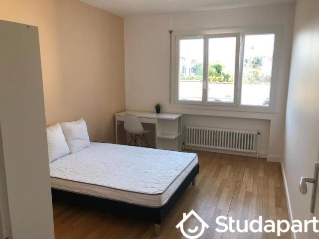 Chambre dans une colocation de 12m2