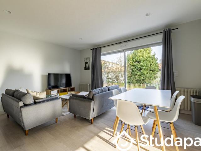 Chambre dans une colocation de 12m2