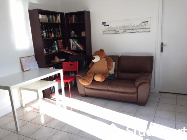 Chambre dans une colocation de 12m2