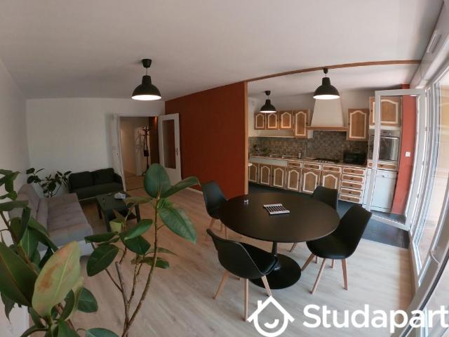 Chambre dans une colocation de 10m2