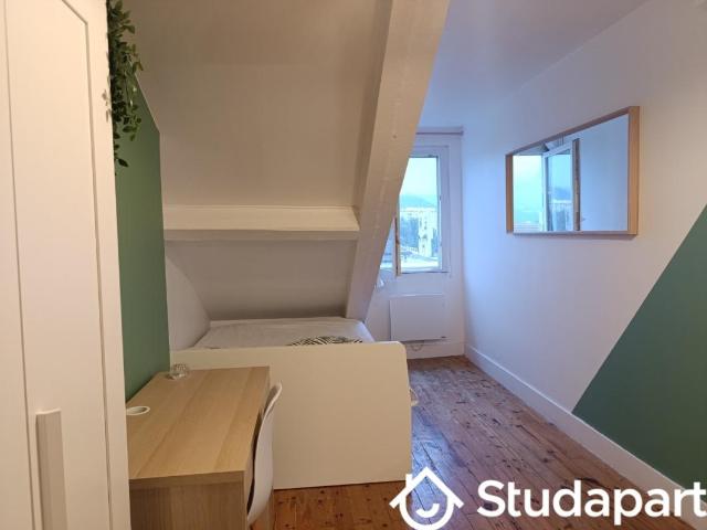 Chambre dans une colocation de 12m2