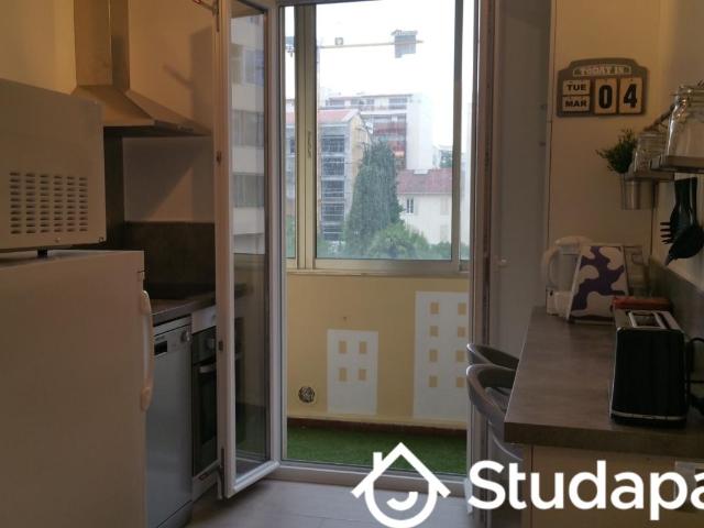Chambre dans une colocation de 12m2