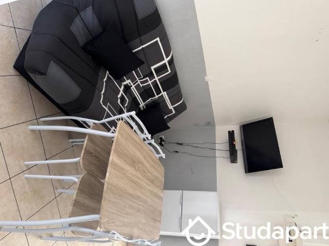 Chambre dans une colocation de 12m2
