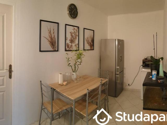 Chambre dans une colocation de 12m2
