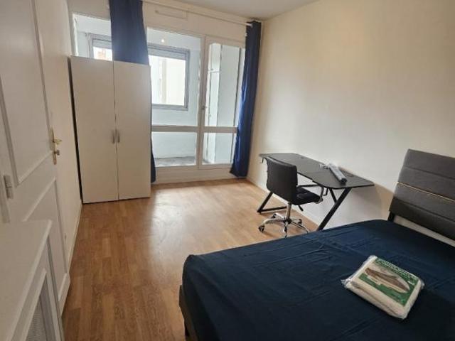 Chambre dans une colocation de 12m2