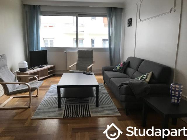 Chambre dans une colocation de 17m2