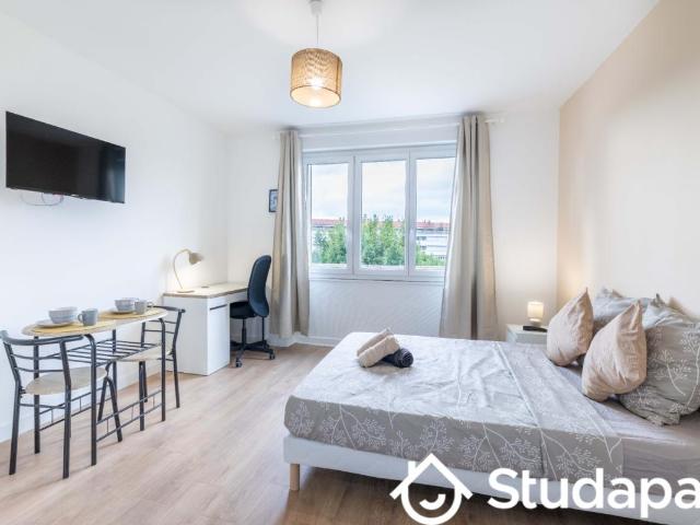 Chambre dans une colocation de 1m2