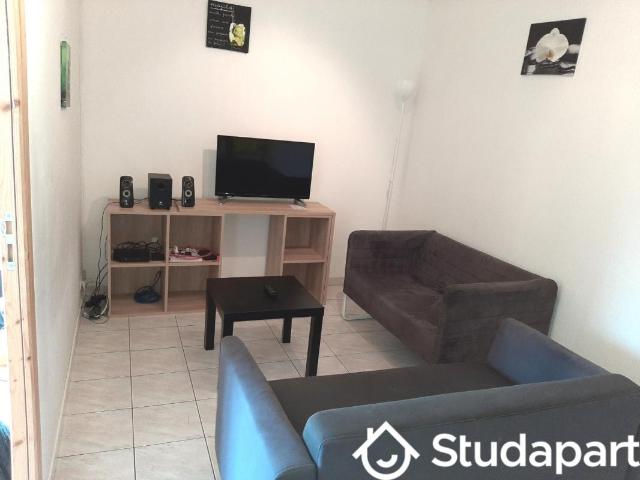 Chambre dans une colocation de 8m2