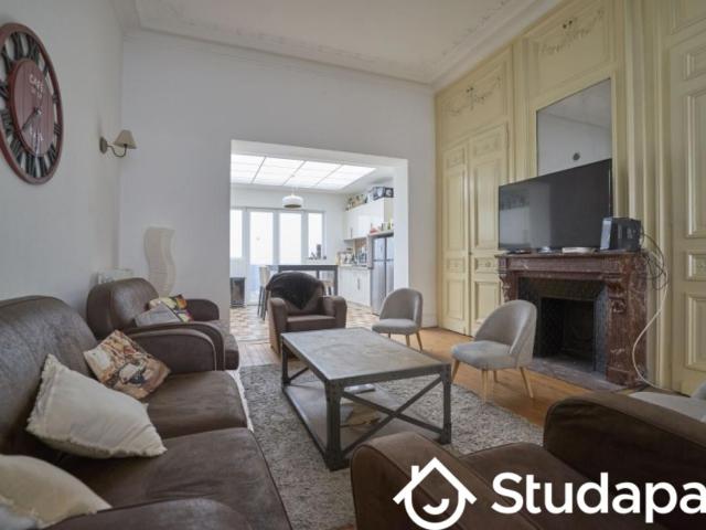 Chambre dans une colocation de 8m2
